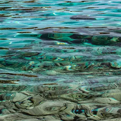 Klares Wasser als Symbol für innere Klarheit